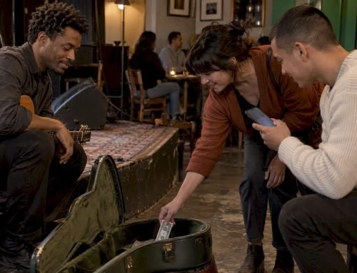 Digital Tips vs Cash: What Creators Keep, Fees and Taxes
